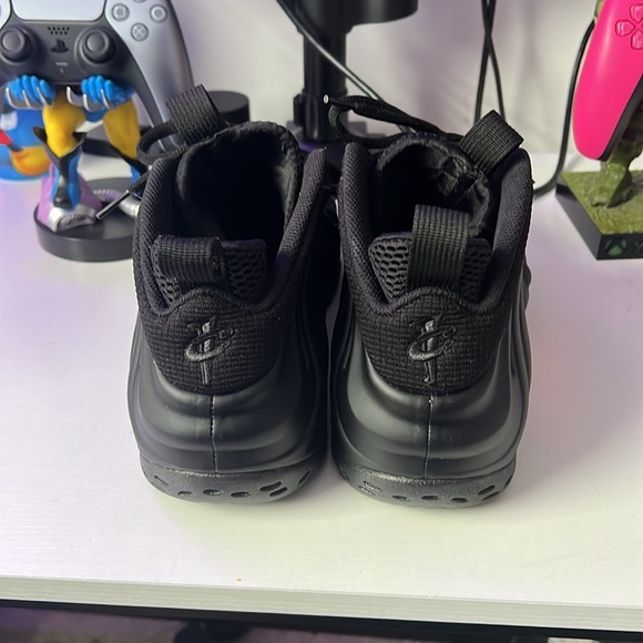 ALL BLACK FOAMPOSITE - Picture 4 of 4